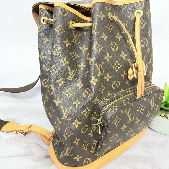 SOLD ON INSTAGRAM PAGE. LOUIS VUITTON MONTSOURIS GM BACKPACK - Picture 7 of 16